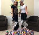 Vereadora Jussara faz doação para o Tampinha Legal da APAE