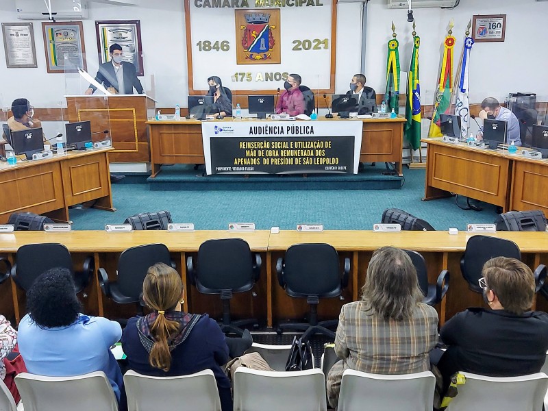 Audiência pública, conduzida pelo vereador Falcão, destacou vantagens da contratação do trabalho prisional