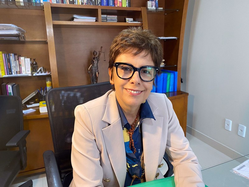 Vereadora Iara Cardoso cria Projeto que autoriza acompanhamento de mulheres na hora do parto