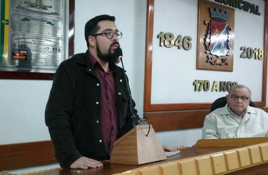 Ismael Mendonça (PT) assume e protocola sete Projetos de Lei