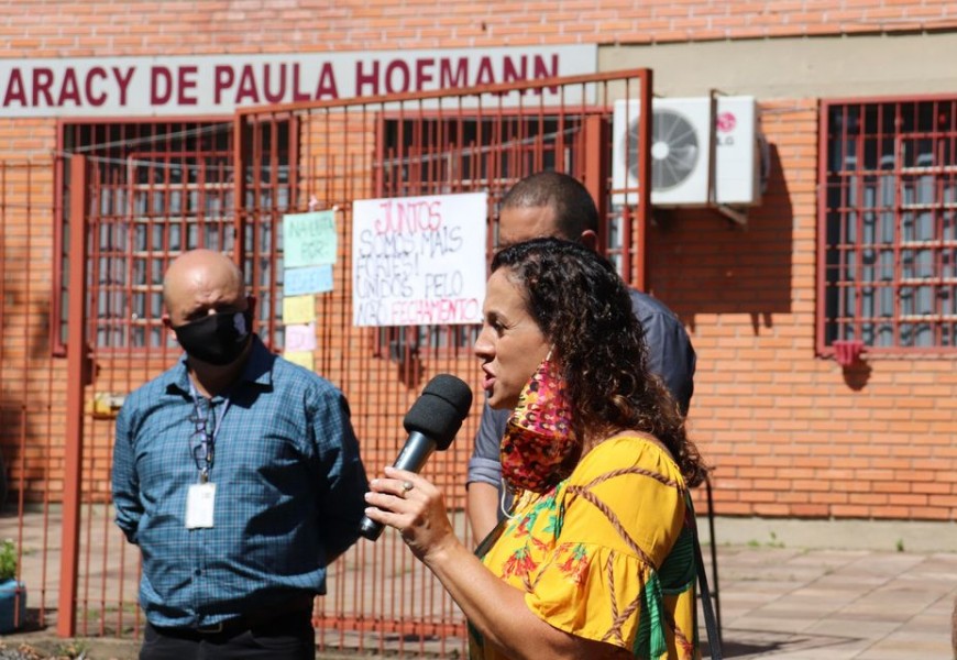 Presidenta Ana Affonso participa de ato em defesa da Escola Estadual Especial Aracy de Paula Hofmann