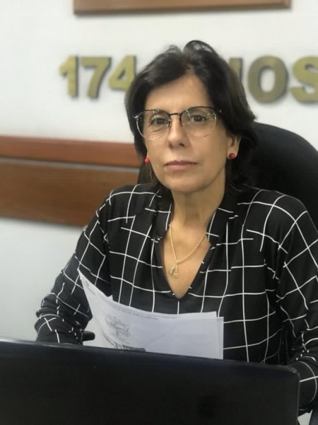 Vereadora Iara Cardoso protocola  moção de apoio a sanção da PLC 130