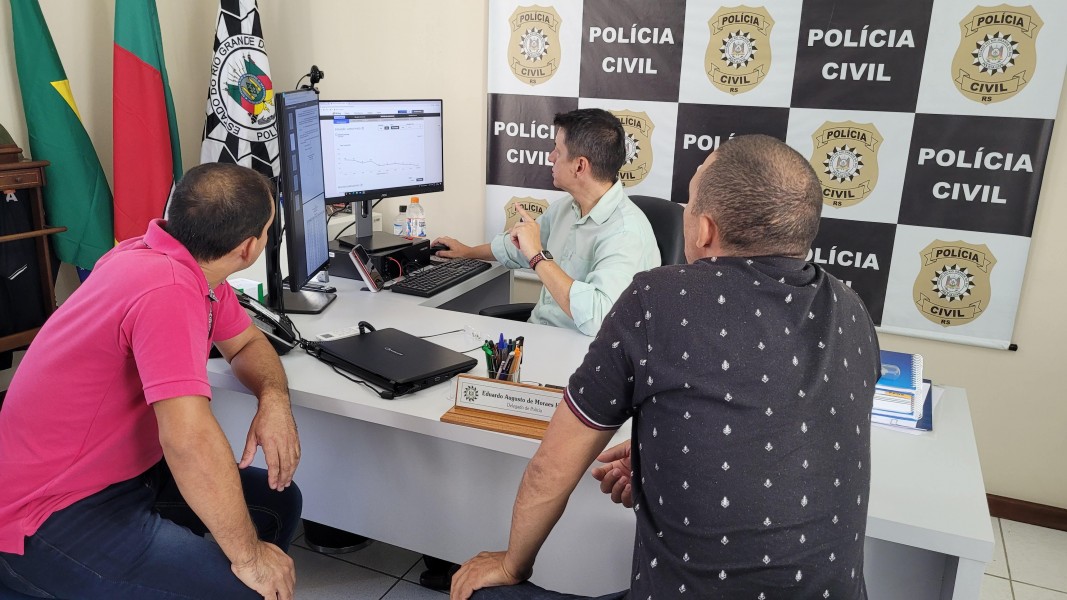 Vereador Dentinho visita delegado regional para tratar sobre estrutura e efetivo da Polícia Civil 