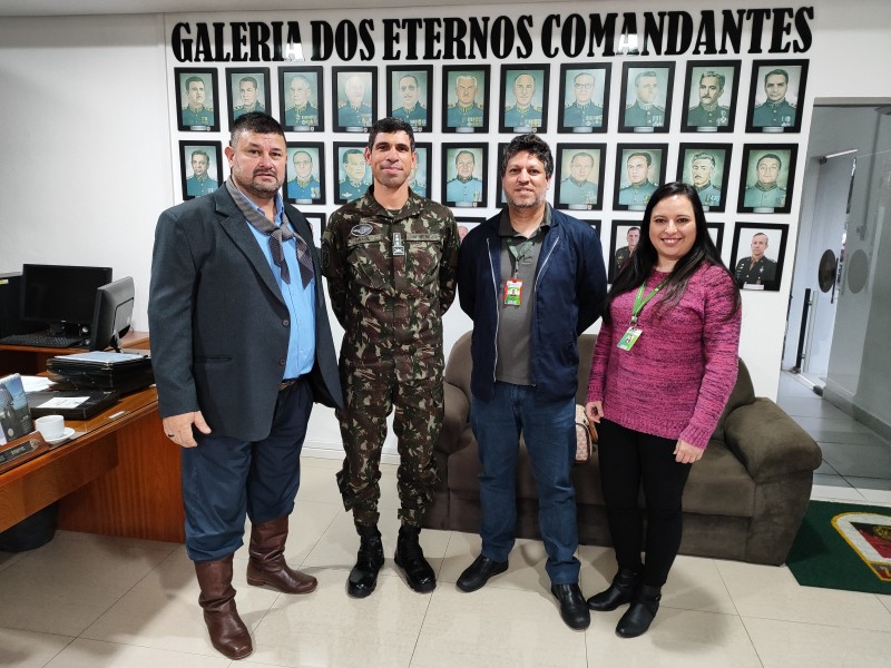 Vereador Gilmar e Instituto Federal visitam 19º Batalhão