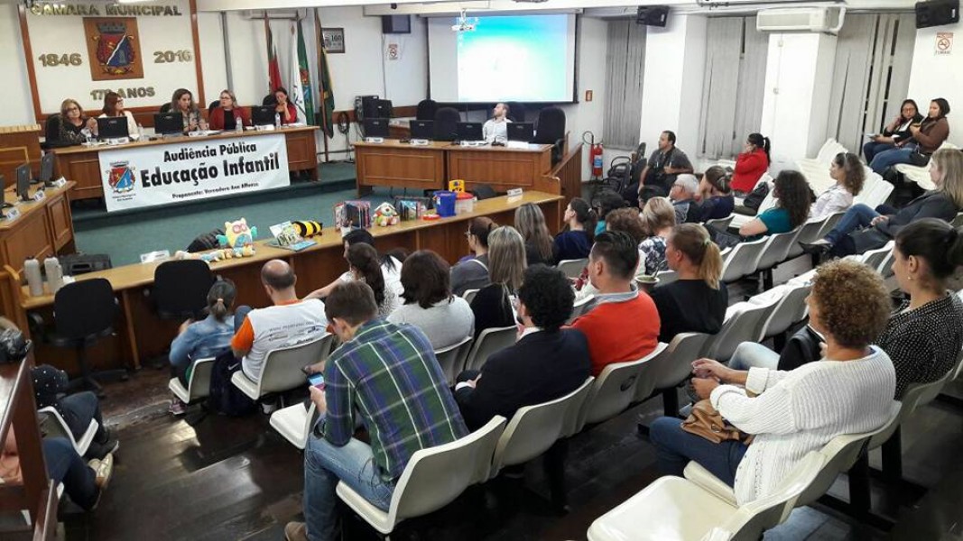 Audiência Pública sobre Educação Infantil, proposta pela vereadora Ana Affonso, lotou plenário da Câmara