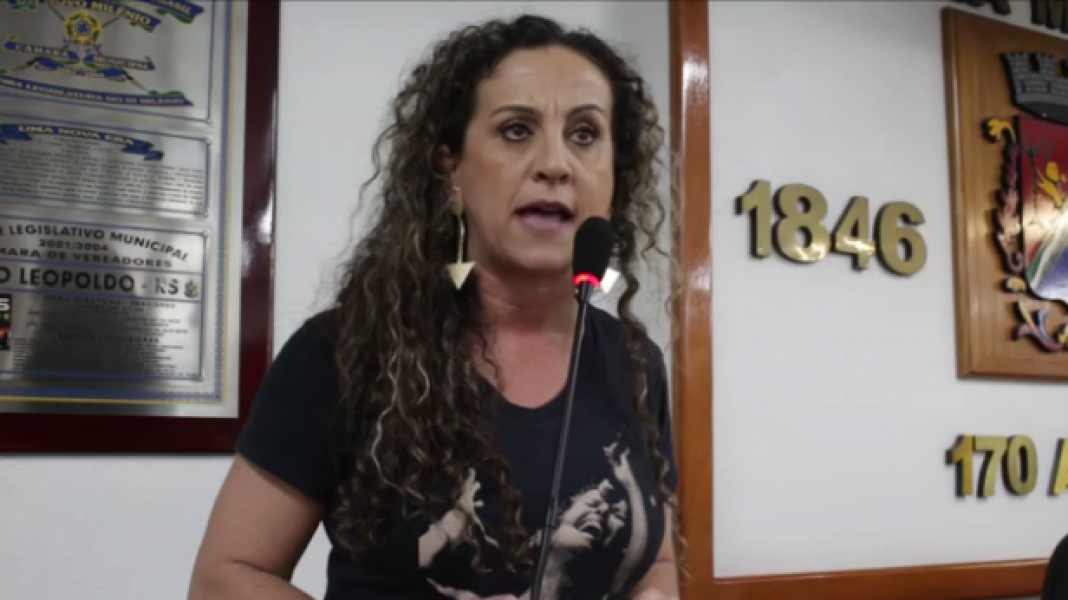 Ana Affonso critica oposição pelos contratos com a empresa JOB e questiona o fato da empresa ter sido contratada, apesar das denúncias no Ministério Público por indícios de fraude