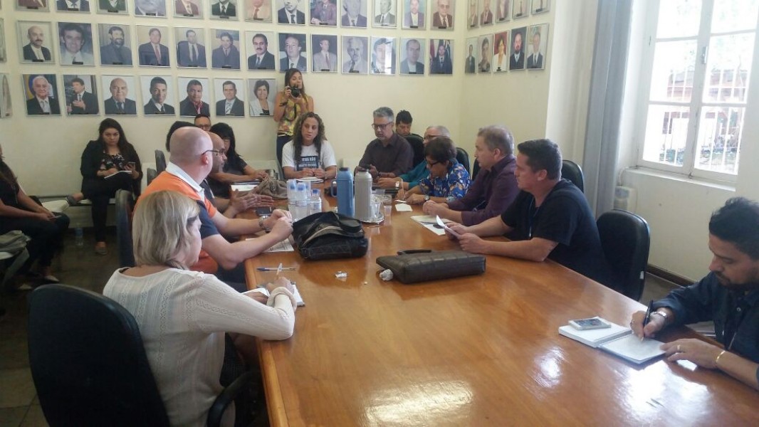 Fabiano participa de reunião do Comitê Popular em Defesa do Hospital Centenário 
