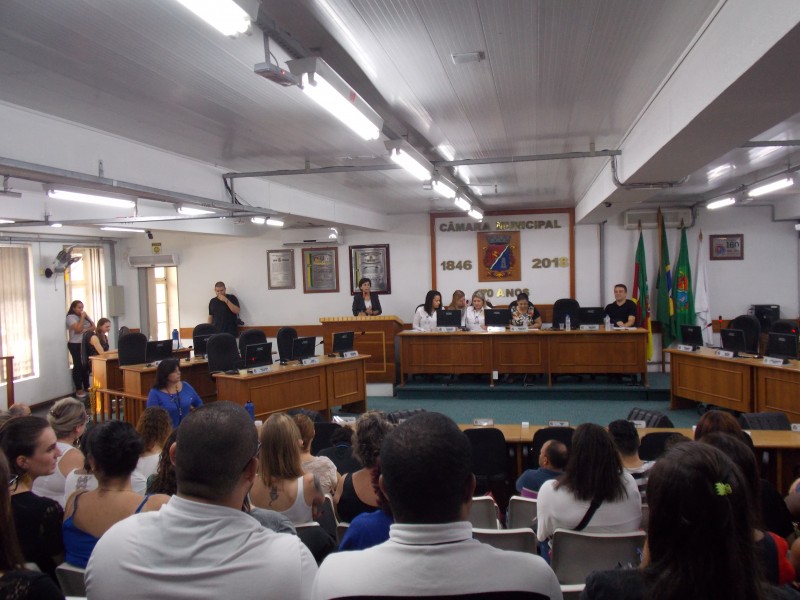 Vereadora Iara Cardoso participa da abertura de ciclo de debates da SDS